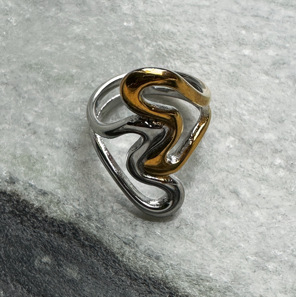 The Twin Current Ring